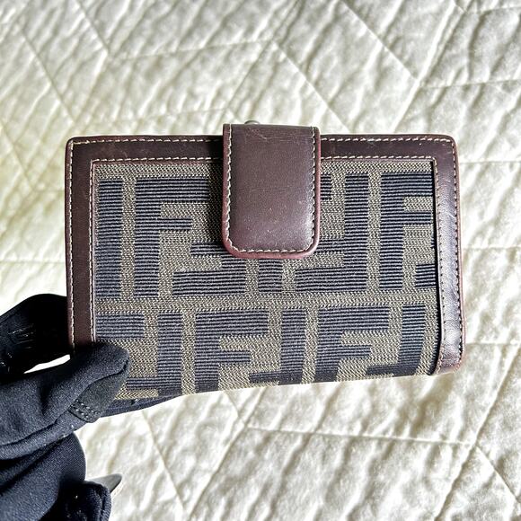 Fendi Vintage Canva monogram Kiss Lock Brown Compact zucca Bifold Wallet - Picture 1 of 16